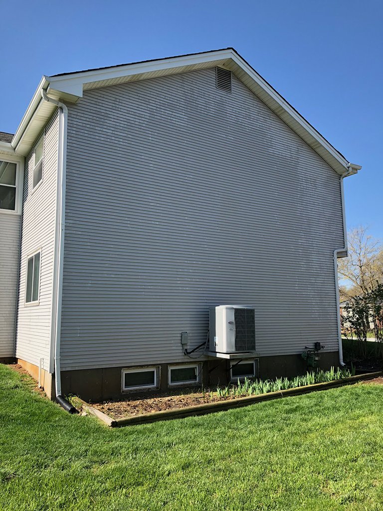exterior power washing siding after